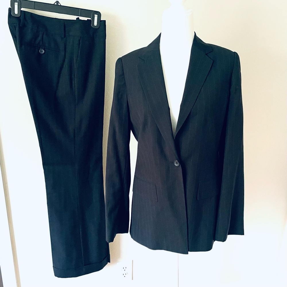 Banana Republic Women's Navy Two-Piece Suit - Size 8 Jacket blazer Pant Trousers